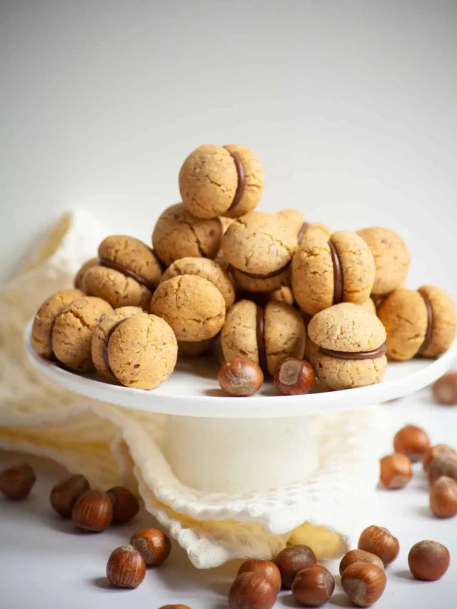 Italian Cookies (Baci di Dama)