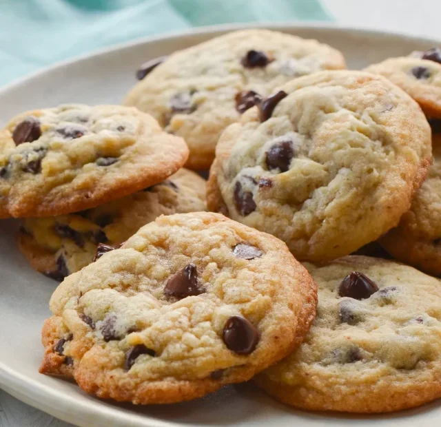 BEST CHOCOLATE CHIP COOKIES