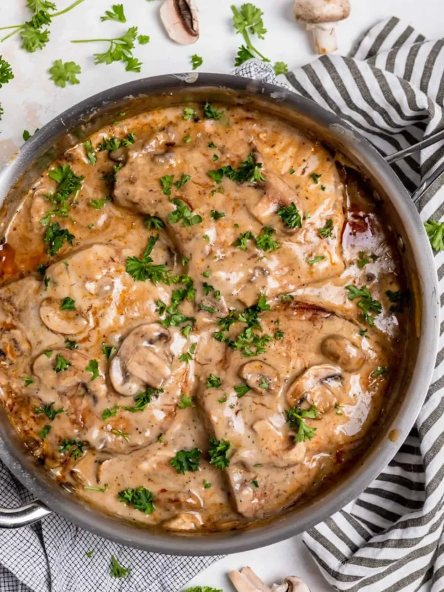 Pork Chops in Creamy Mushroom Sauce