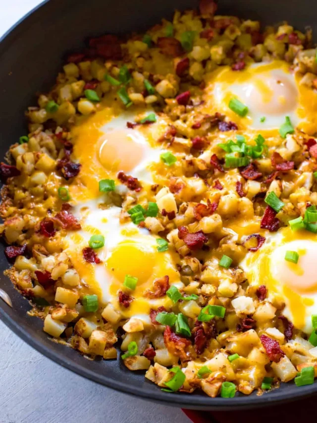 Breakfast Potato Sausage and Egg Skillet