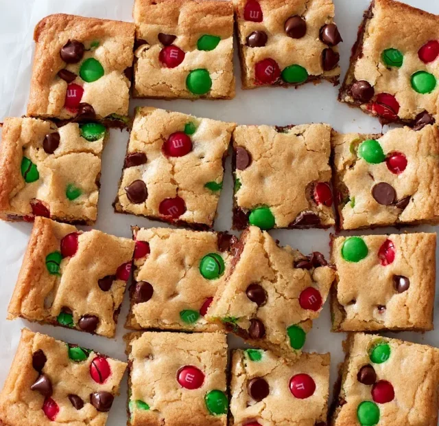 CHRISTMAS COOKIE BARS