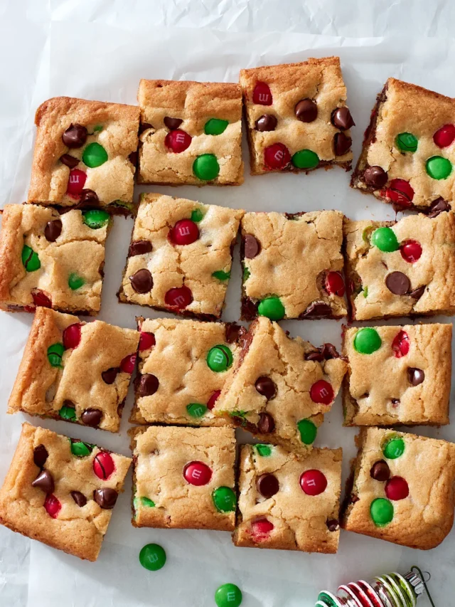 CHRISTMAS COOKIE BARS