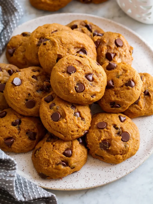 PUMPKIN CHOCOLATE CHIP COOKIES